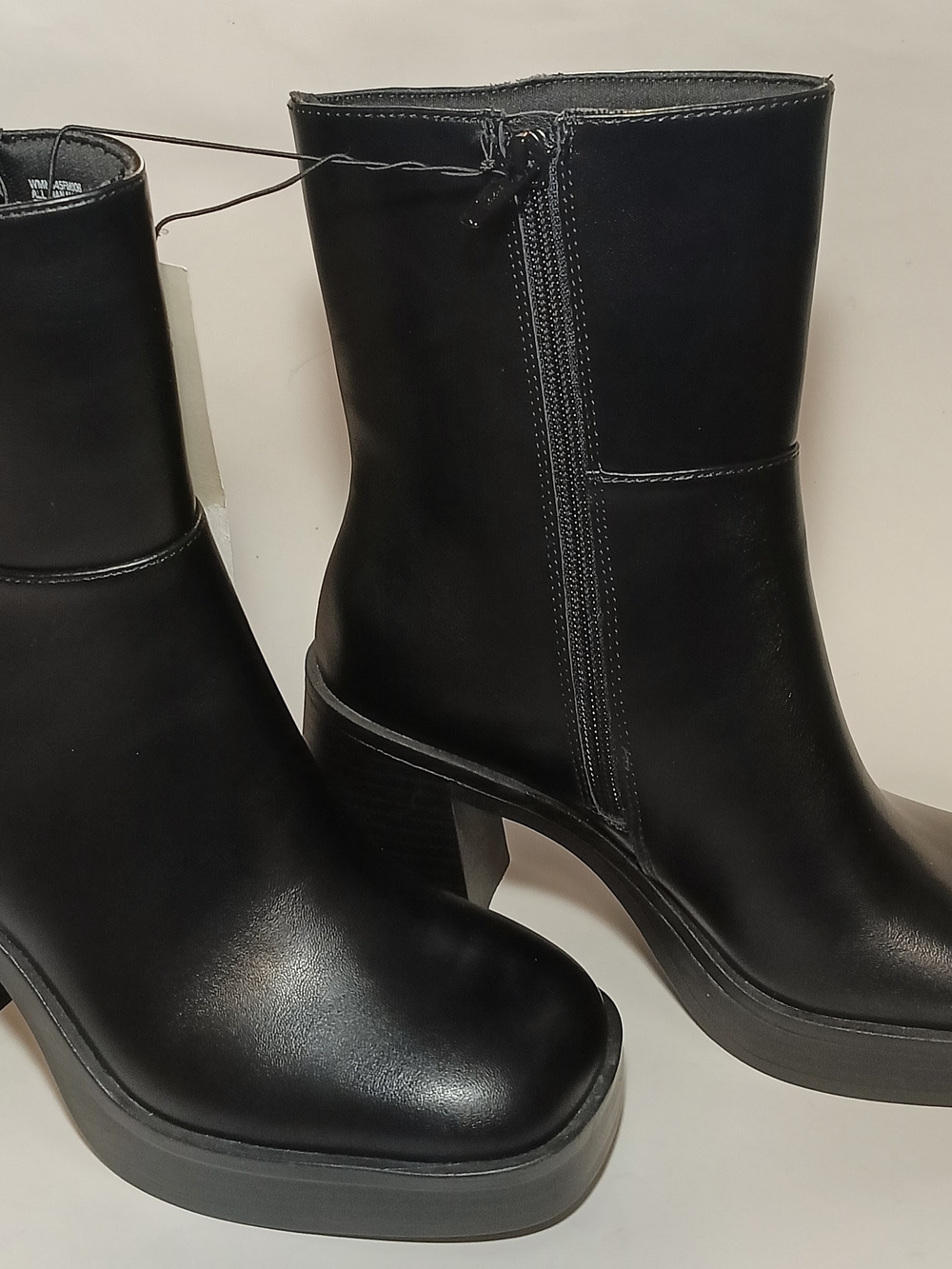 Black Women's Mid-Calf Platform Heeled Boots New With Tag Size US 6 Brand New